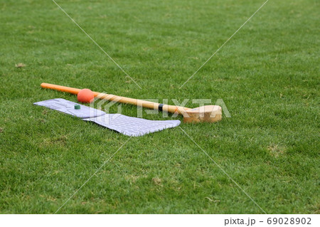 グランドゴルフのクラブとボールとスタートマット グランドゴルフのクラブとボールとスタートマット 69028902