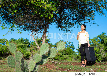 旅する女性 69033588