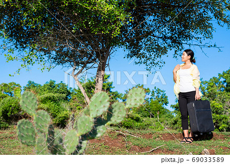 旅する女性 69033589