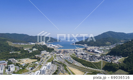 《宮城県》女川の街並みの空撮 69036516