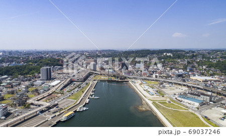 《宮城県》塩釜市の街並みの空撮 《宮城県》塩釜市の街並みの空撮 69037246
