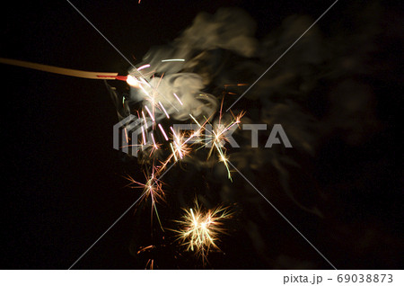 手持ち花火 69038873