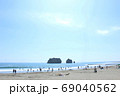 夏日の海水浴 69040562