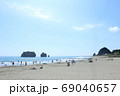 真夏の海水浴場（ビーチ） 69040657