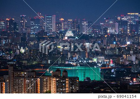 《大阪府》大阪中心街の夜景・大阪城と高層ビル 《大阪府》大阪中心街の夜景・大阪城と高層ビル 69041154