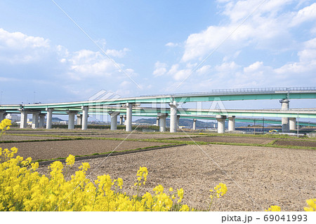 高速道路の高架橋 69041993