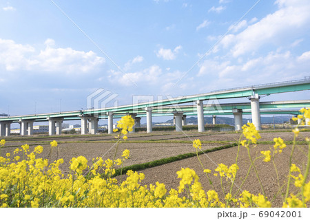 高速道路の高架橋 69042001
