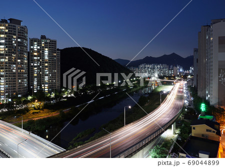 夜景 夜 景色 69044899