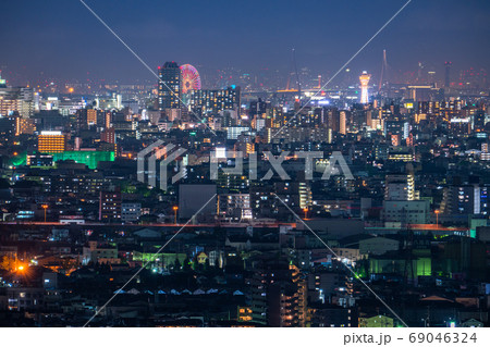 《大阪府》大阪中心街の夜景・通天閣 69046324