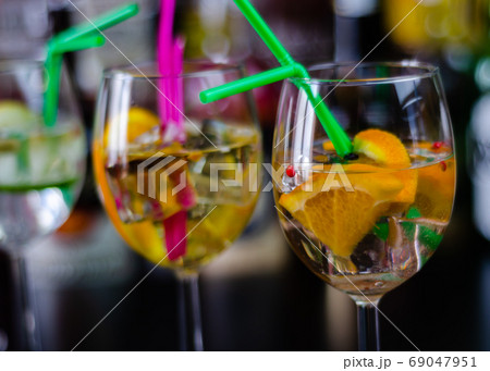 fresh and refreshing cocktails based on gin, a fresh and refreshing cocktails based on gin, a 69047951