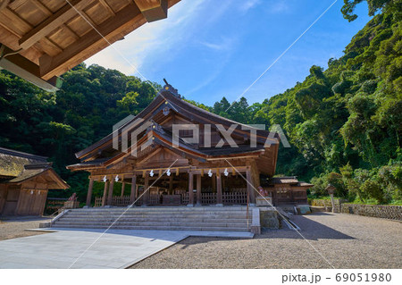 島根県松江市の重要文化財 美保神社拝殿 69051980