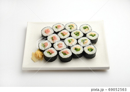 海苔巻き　寿司 69052563