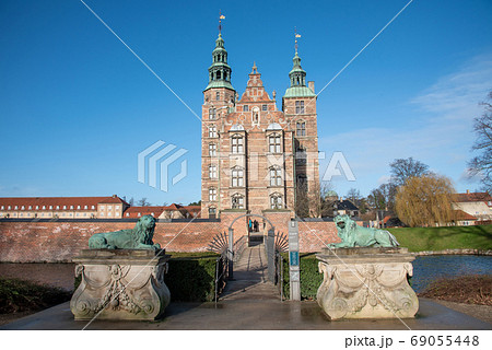 Facade of the Rosenborg Castle in Copenhagen (DK) Facade of the Rosenborg Castle in Copenhagen (DK) 69055448