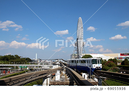 万博記念公園と大阪モノレール 69055936