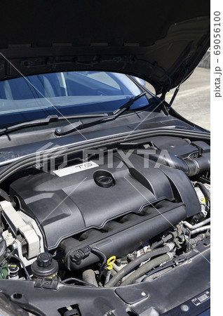 輸入車のエンジンルーム(直列6気筒 クリーニング済み) 輸入車のエンジンルーム(直列6気筒 クリーニング済み) 69056100