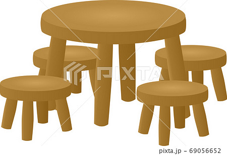 木製の丸テーブルと椅子4脚のセットのイラスト素材