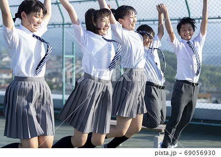 屋上の中学生 屋上の中学生 69056930