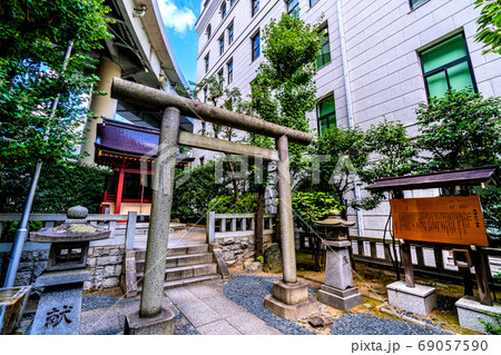 日本の東京都市景観 東証近くにある兜神社。証券界の守り神・商業の神様 日本の東京都市景観 東証近くにある兜神社。証券界の守り神・商業の神様 69057590