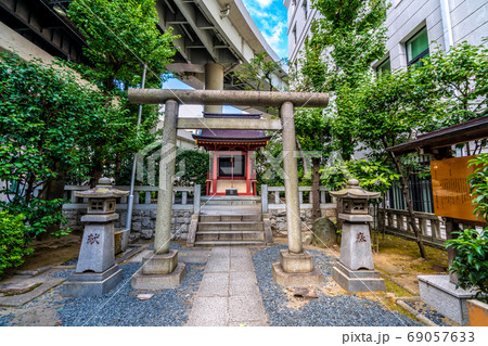 日本の東京都市景観 東証近くにある兜神社。証券界の守り神・商業の神様 日本の東京都市景観 東証近くにある兜神社。証券界の守り神・商業の神様 69057633