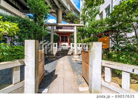 日本の東京都市景観 東証近くにある兜神社。証券界の守り神・商業の神様 日本の東京都市景観 東証近くにある兜神社。証券界の守り神・商業の神様 69057635