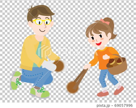 栗拾いをする親子 栗拾いをする親子 69057996