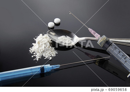 ドラッグ　注射　薬物 69059658