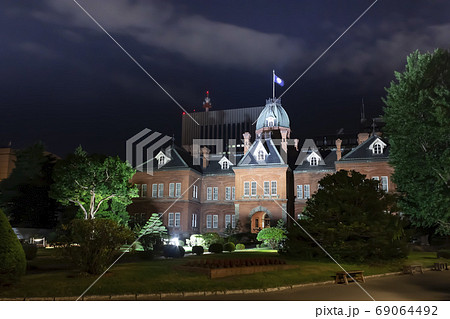 道庁赤レンガ庁舎夜景、夏 69064492
