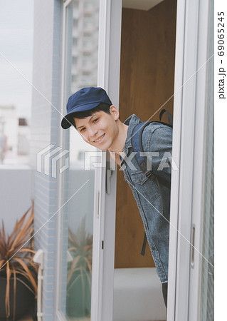 inbound tourist 69065245