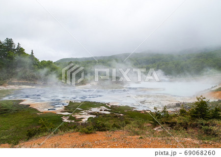 秋田県/ 後生掛自然研究路 大湯沼(非常に珍しい泥火山などが観察できる自然観察散策路) 秋田県/ 後生掛自然研究路 大湯沼(非常に珍しい泥火山などが観察できる自然観察散策路) 69068260