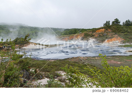 秋田県/ 後生掛自然研究路 大湯沼(非常に珍しい泥火山などが観察できる自然観察散策路) 秋田県/ 後生掛自然研究路 大湯沼(非常に珍しい泥火山などが観察できる自然観察散策路) 69068402