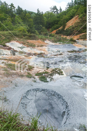 秋田県/ 後生掛自然研究路 （非常に珍しい泥火山などが観察できる自然観察散策路）  69068405