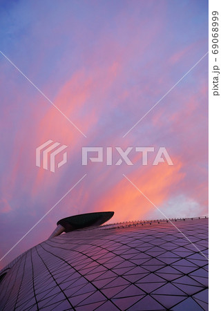 夕方 夕暮れ 夕刻 69068999