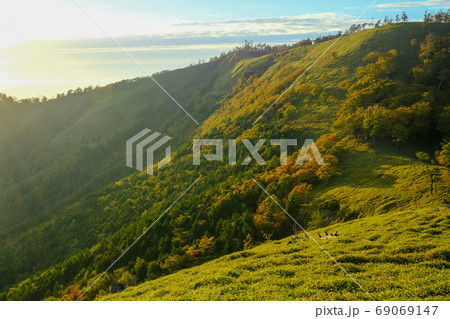 北大台ヶ原の紅葉(奈良県吉野郡上北山村) 北大台ヶ原の紅葉(奈良県吉野郡上北山村) 69069147