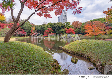東京都 小石川後楽園 紅葉の写真素材