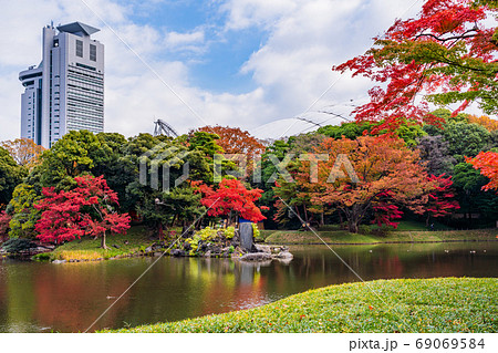 東京都 小石川後楽園 紅葉の写真素材