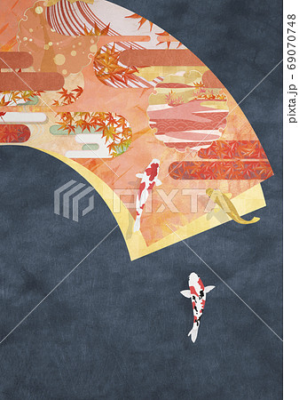 扇型の和紙に描かれた秋を感じる日本画のイラスト素材