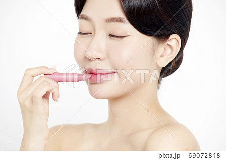 女性 女 女の子 69072848