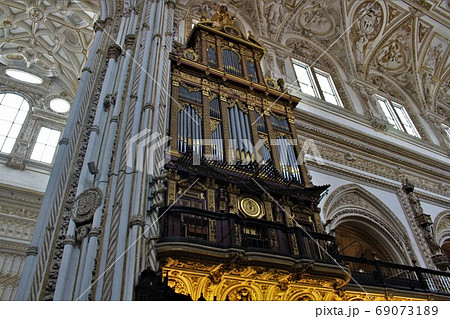 Mezquita-メスキータの大聖堂のパイプオルガン-(Spain/Cordoba) 69073189