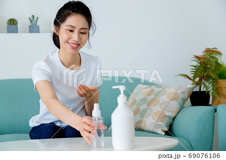 女性 女の人 女 69076106