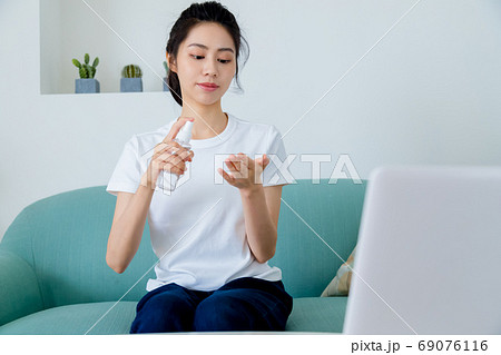 女性 女の人 女 69076116