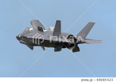 アメリカ海兵隊F-35BライトニングⅡ着陸 アメリカ海兵隊F-35BライトニングⅡ着陸 69085423