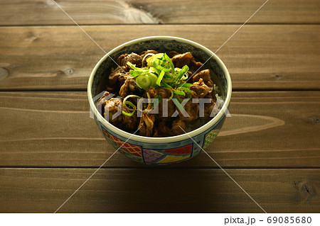 牛すじ丼 牛すじ丼 69085680