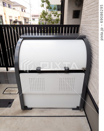 アパートのゴミ集積場 アパートのゴミ集積場 69086295