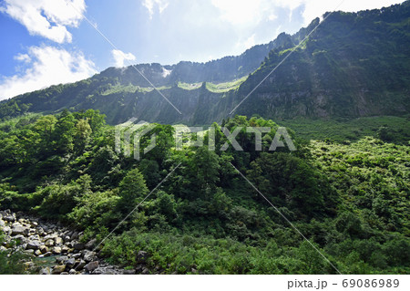 悪城の壁(富山県立山町) 69086989