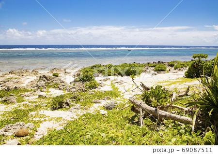 久高島　五穀発祥伝説の地　イシキ浜 69087511