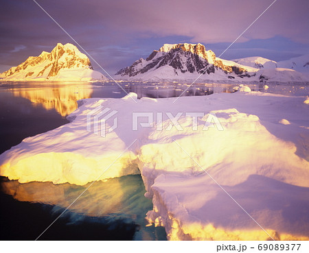白夜の南極　南極大陸 69089377