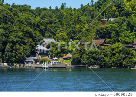 パワースポット竹生島の表玄関 69090529
