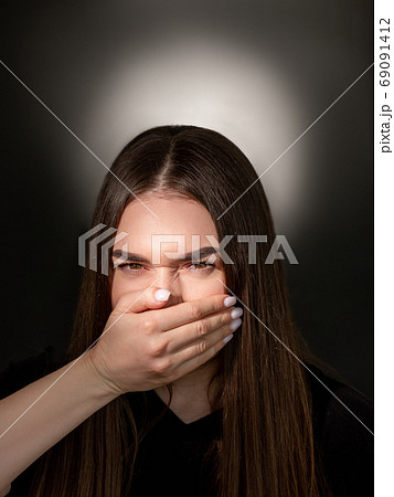 keep quiet family abuse mad woman covering mouth keep quiet family abuse mad woman covering mouth 69091412