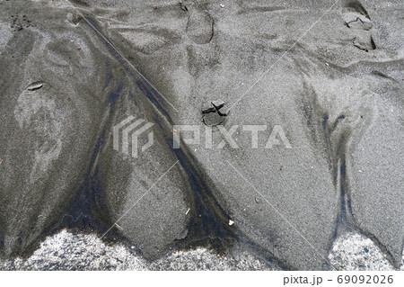 波打ち際の砂浜 69092026