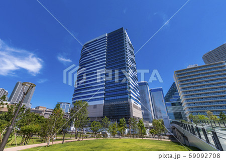 リニューアルした豊洲公園と豊洲ベイサイドクロスの風景 リニューアルした豊洲公園と豊洲ベイサイドクロスの風景 69092708